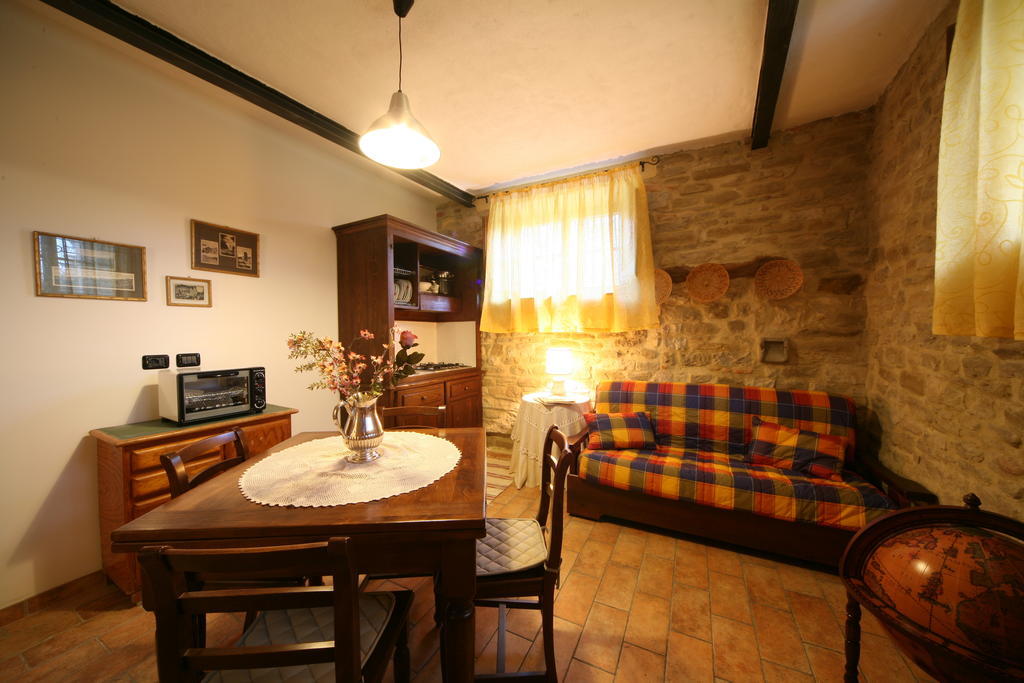 ピエトラルンガ Borgo Di Cortollaヴィラ 部屋 写真