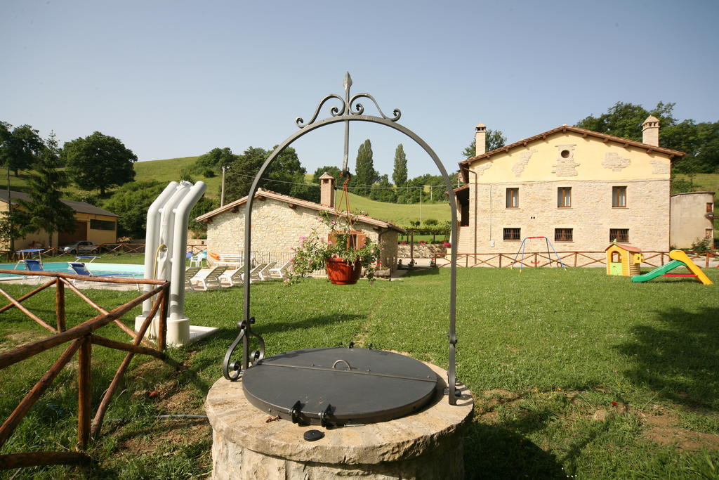 ピエトラルンガ Borgo Di Cortollaヴィラ エクステリア 写真