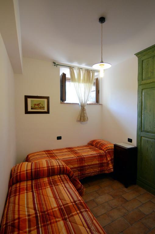 ピエトラルンガ Borgo Di Cortollaヴィラ エクステリア 写真